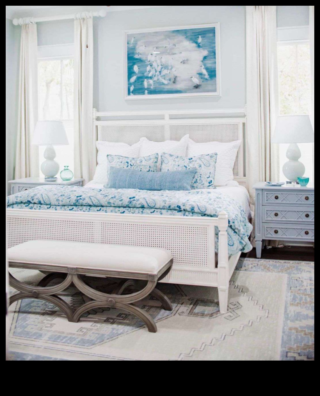 איך אני יוצר עיצוב חדר שינה חוף למפלט חוף מרגיע?