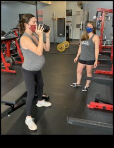 Fit Mommy Flow: אימוני הריון אנרגטיים עבור חיוניות